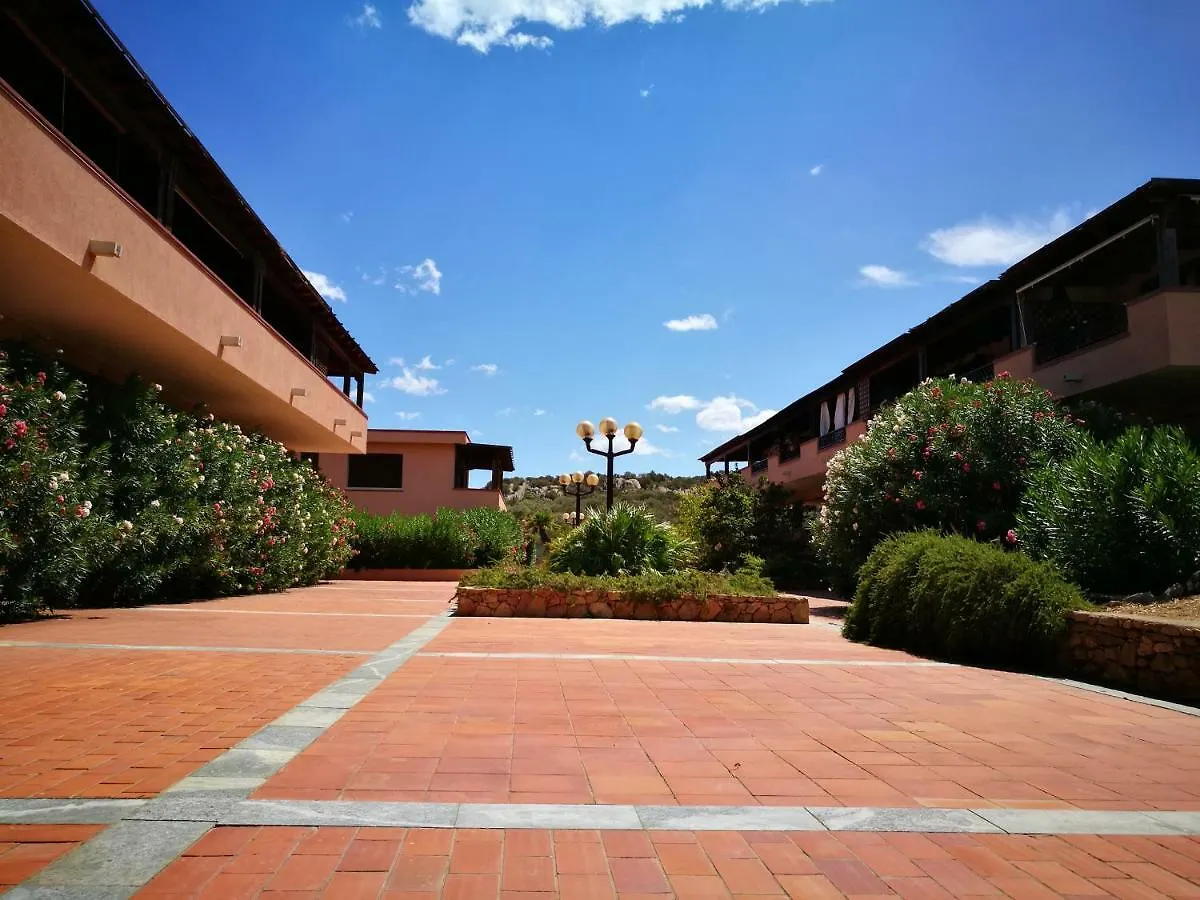 Vila Porto Rotondo 0*,